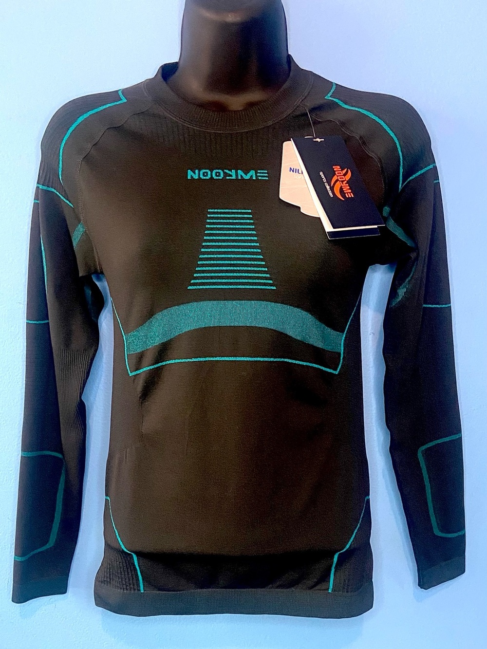 Nooyme Women’s Black & Teal Seamless Long-Sleeve Performance Top